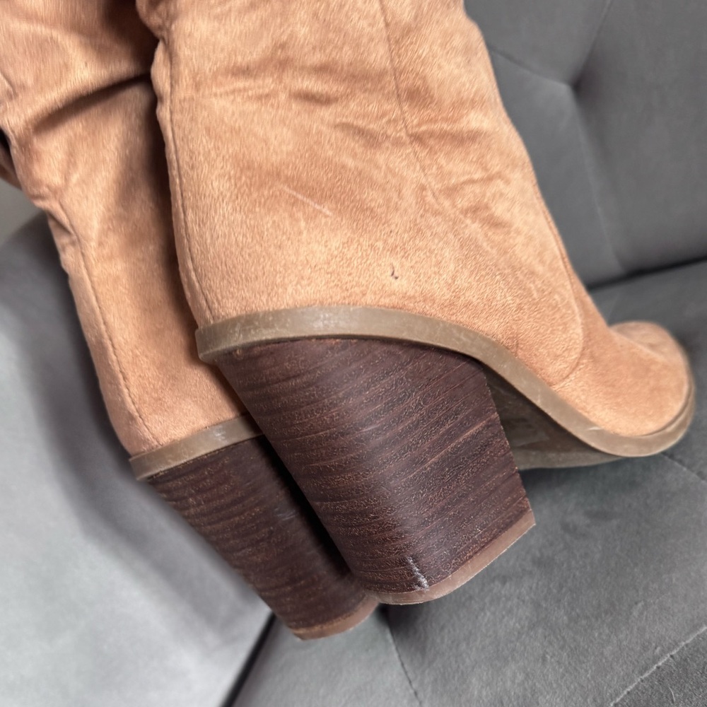 DV DOLCE VITA Nellie Ruched Shaft Block Heel Boot size 7 biege tan - Picture 7 of 11